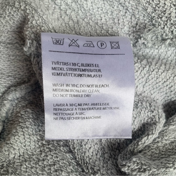 Acne Studios Timeless Crop Sweatshirt in Gray. Size Small. NWOT - Picture 8 of 8